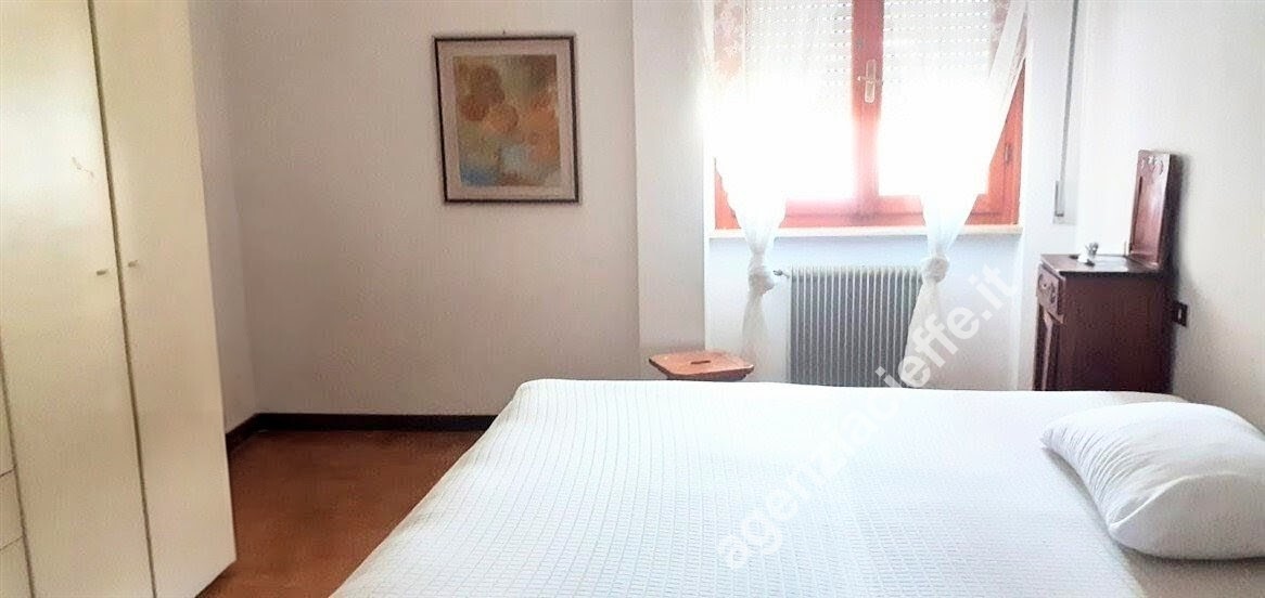 Appartamento con terrazzo a Massa