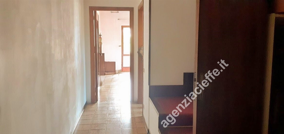 Appartamento con terrazzo a Massa