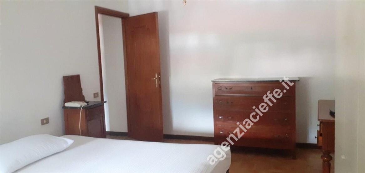 Appartamento con terrazzo a Massa
