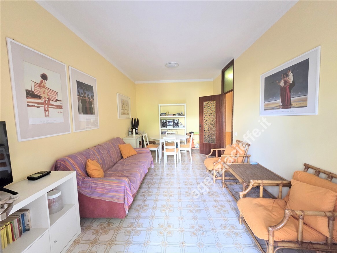 Quadrilocale con terrazzo a Massa