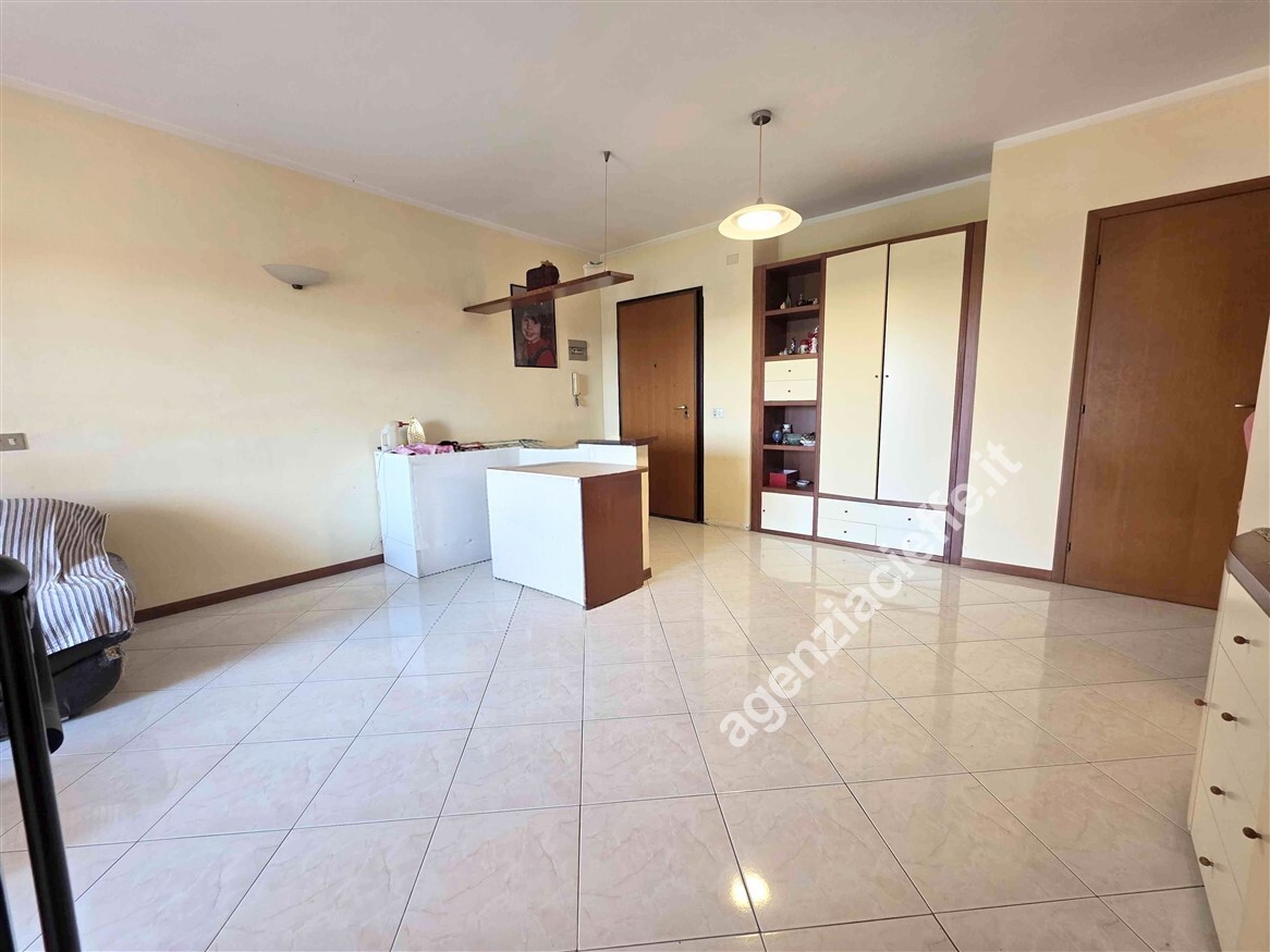 Appartamento con terrazzo a Montignoso
