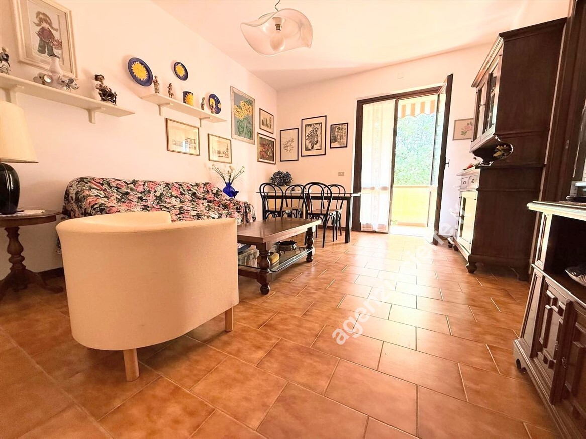 Quadrilocale con terrazzo a Massa