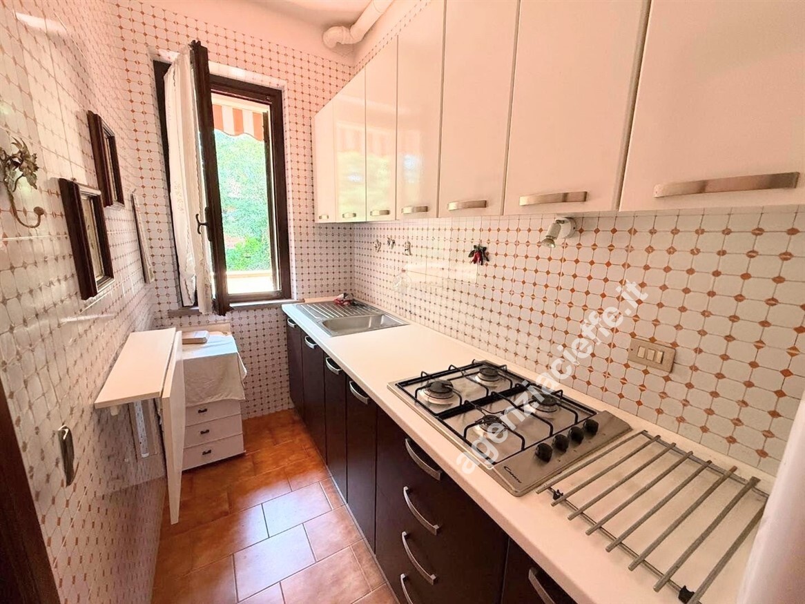 Quadrilocale con terrazzo a Massa