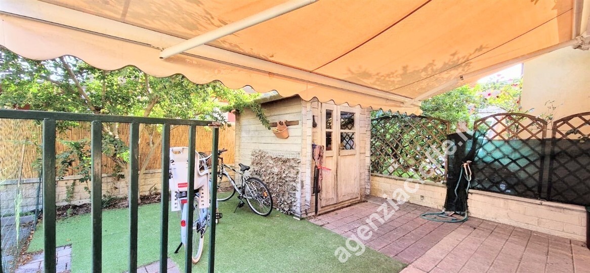 Villa con giardino a Massa