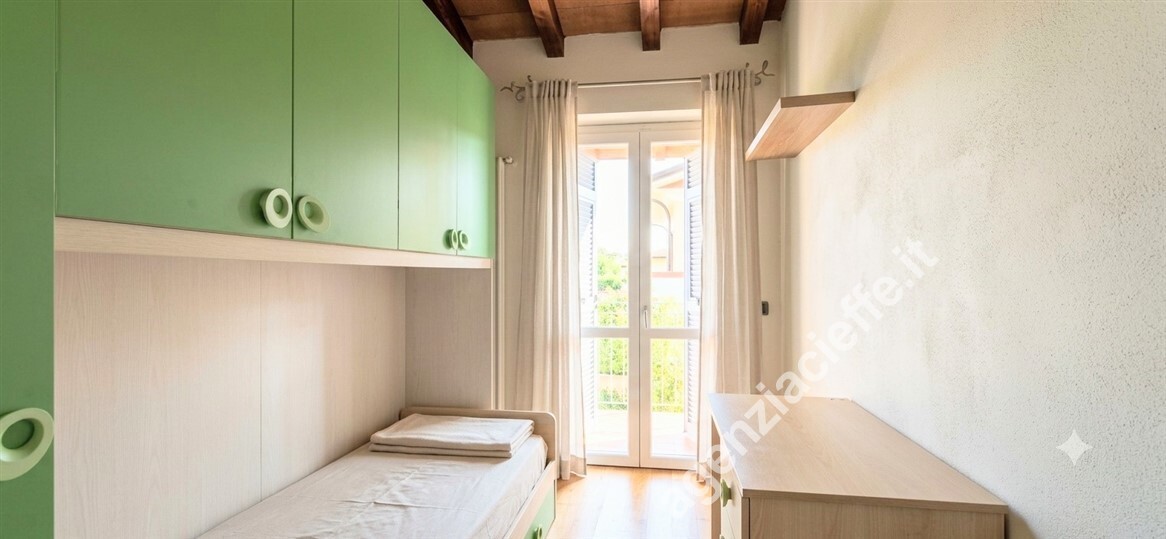Villa con giardino a Massa