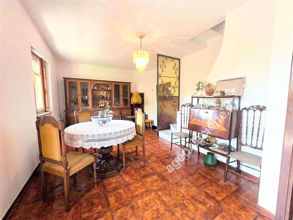 Villa con giardino a Montignoso