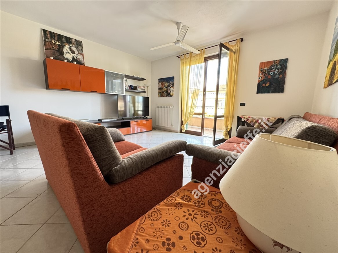 Appartamento con terrazzo a Massa