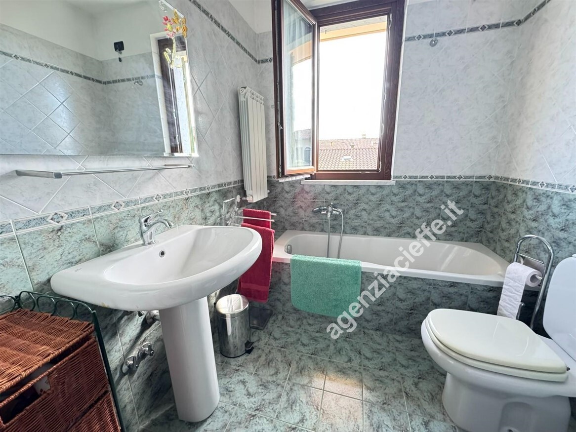 Appartamento con terrazzo a Massa