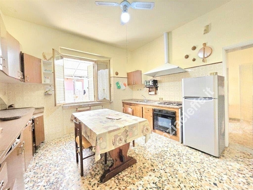 Villa con giardino a Massa
