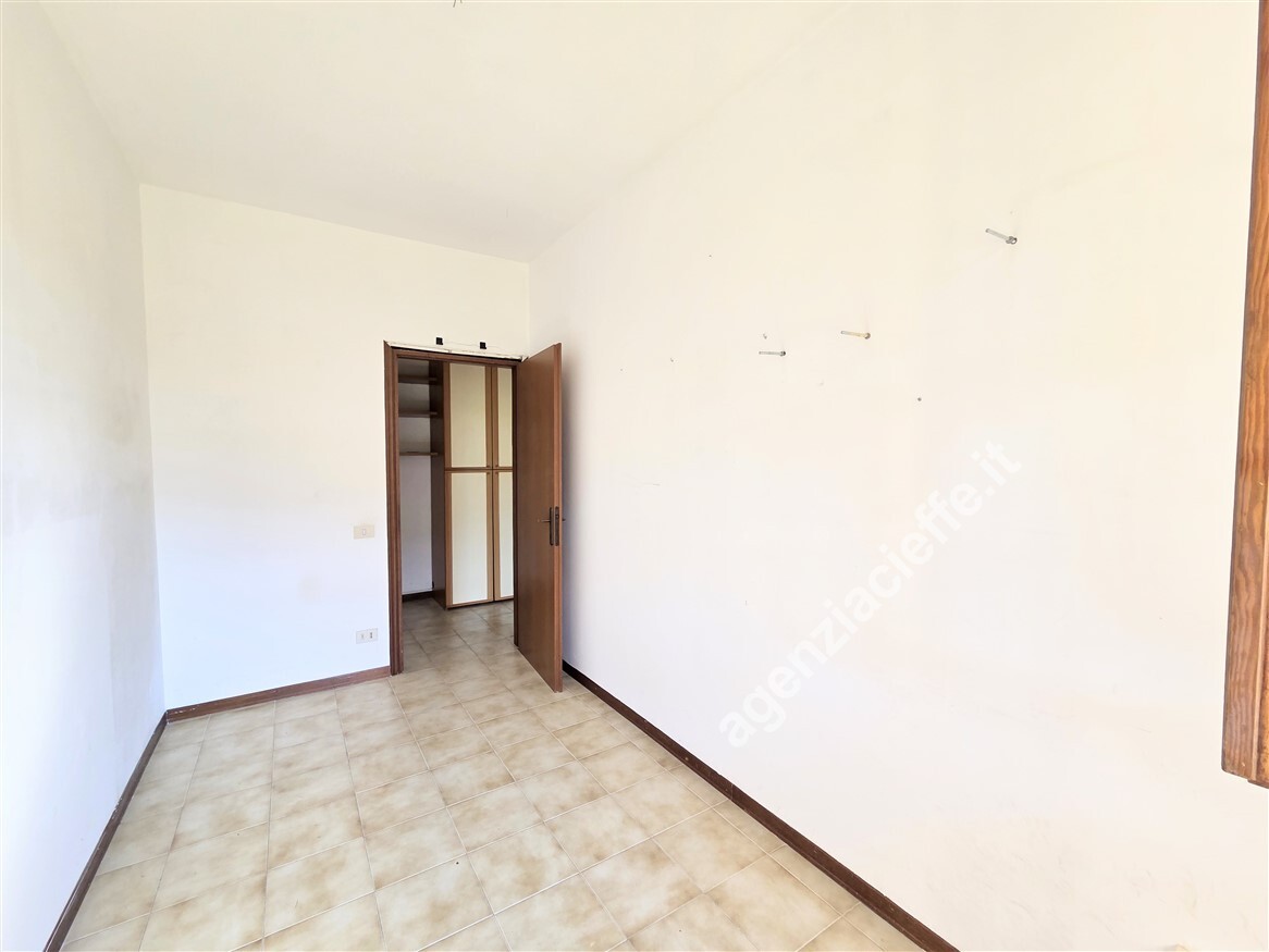 Casa indipendente con giardino a Massa