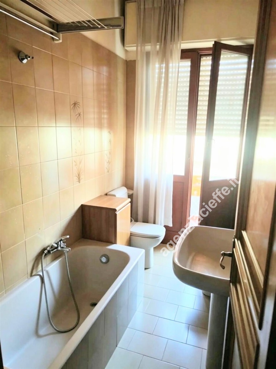 Quadrilocale con terrazzo a Massa
