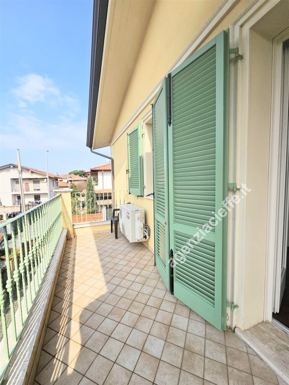 Appartamento con terrazzo a Massa
