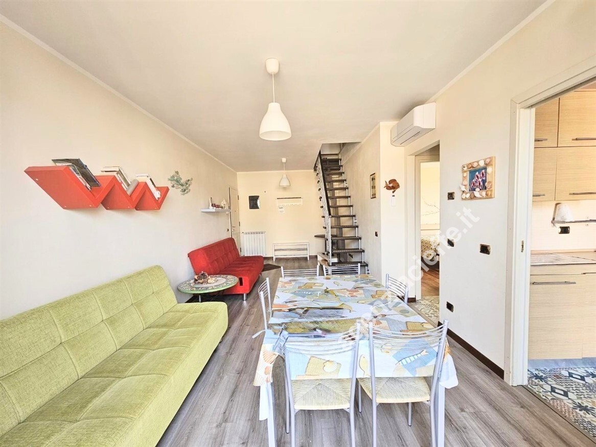 Appartamento con terrazzo a Massa