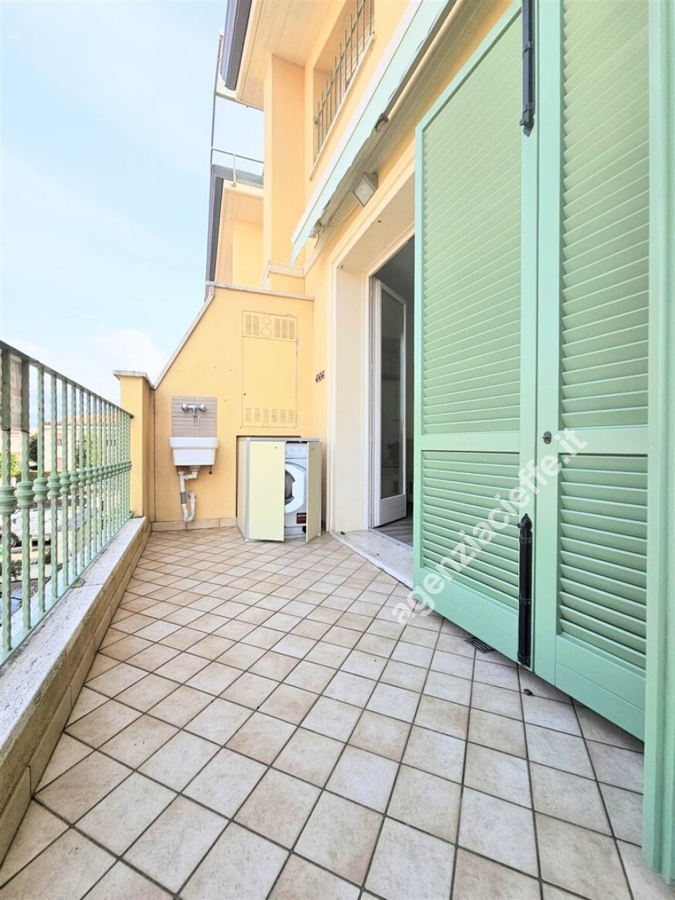 Appartamento con terrazzo a Massa