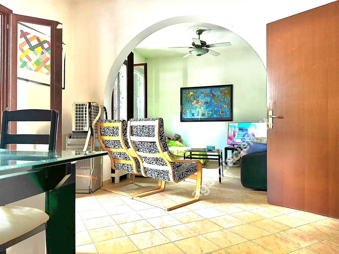 Casa indipendente con giardino a Massa