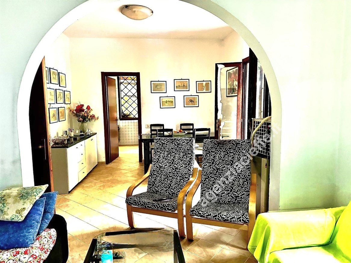 Casa indipendente con giardino a Massa