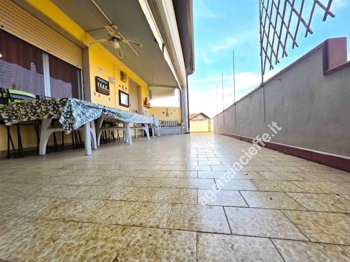 Quadrilocale con terrazzo a Massa