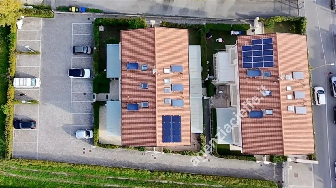 Villa con giardino a Massa