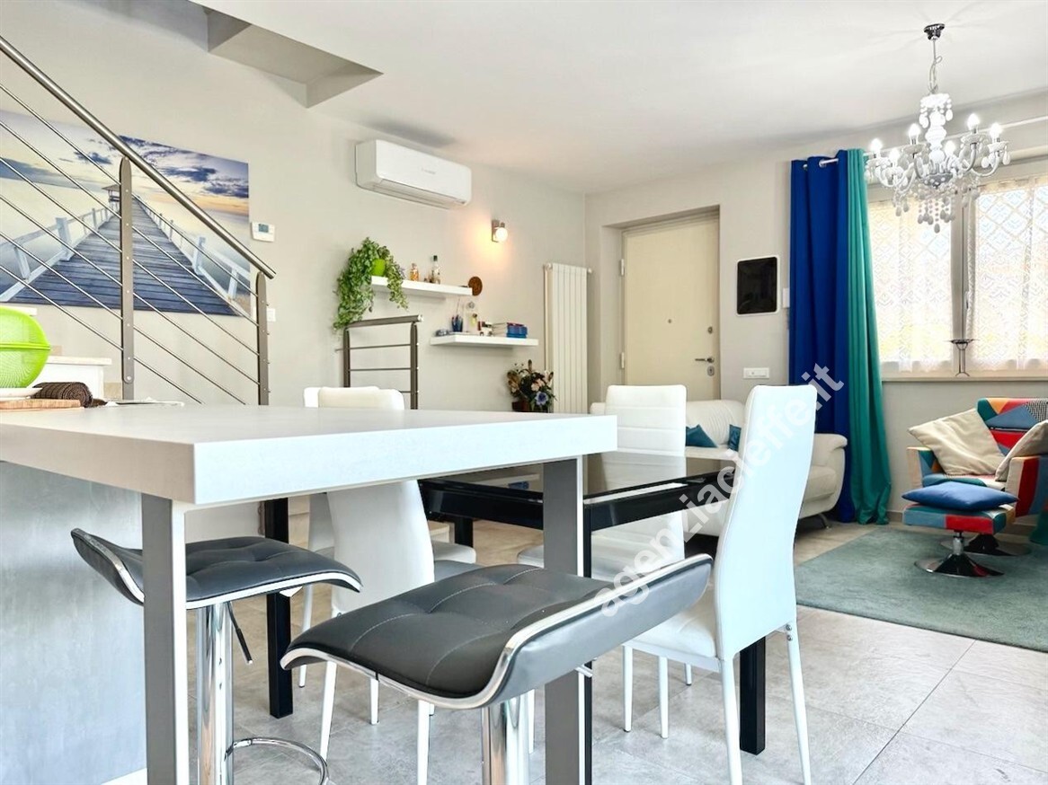Villa con giardino a Massa