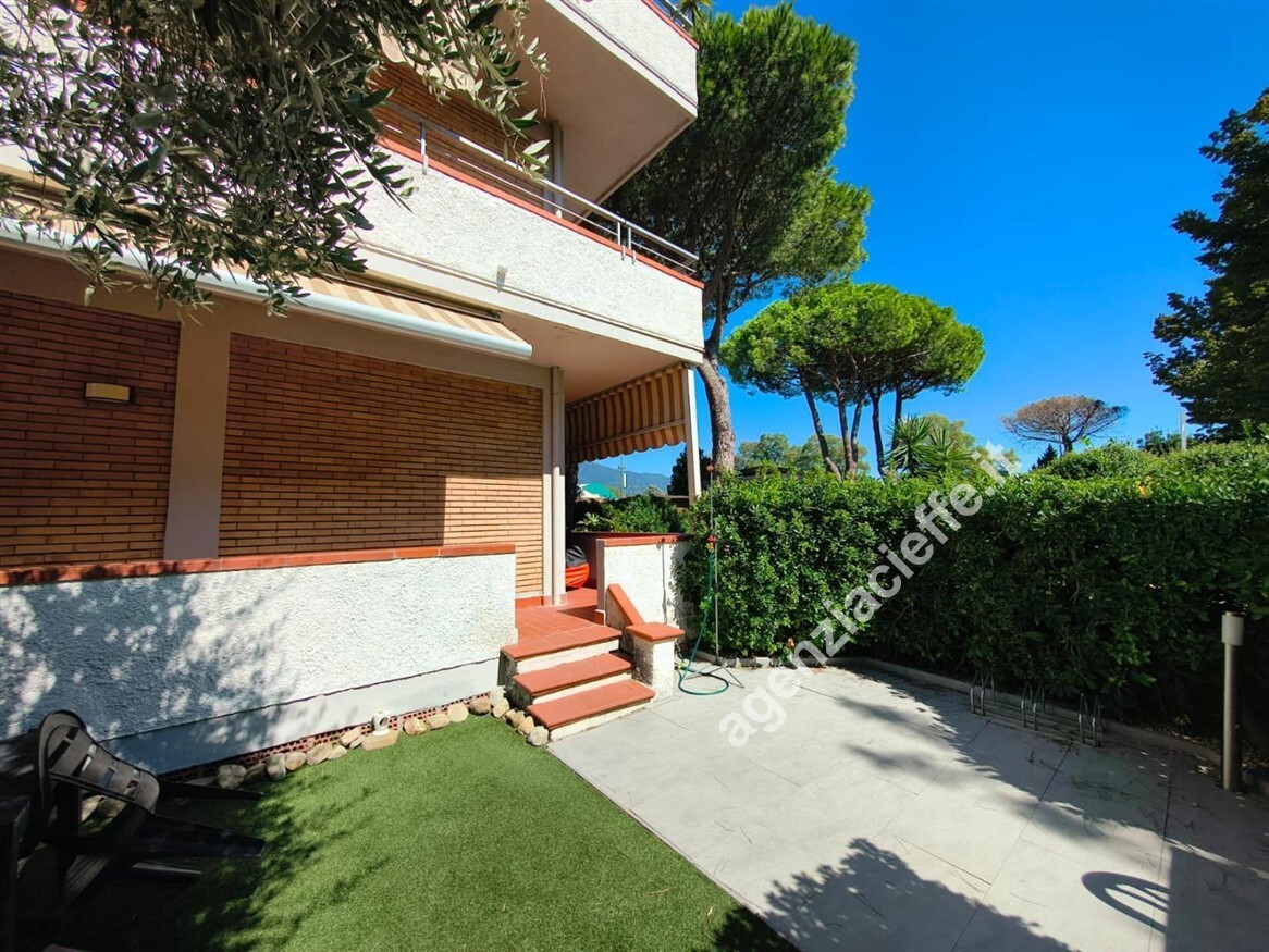 Trilocale con giardino a Massa