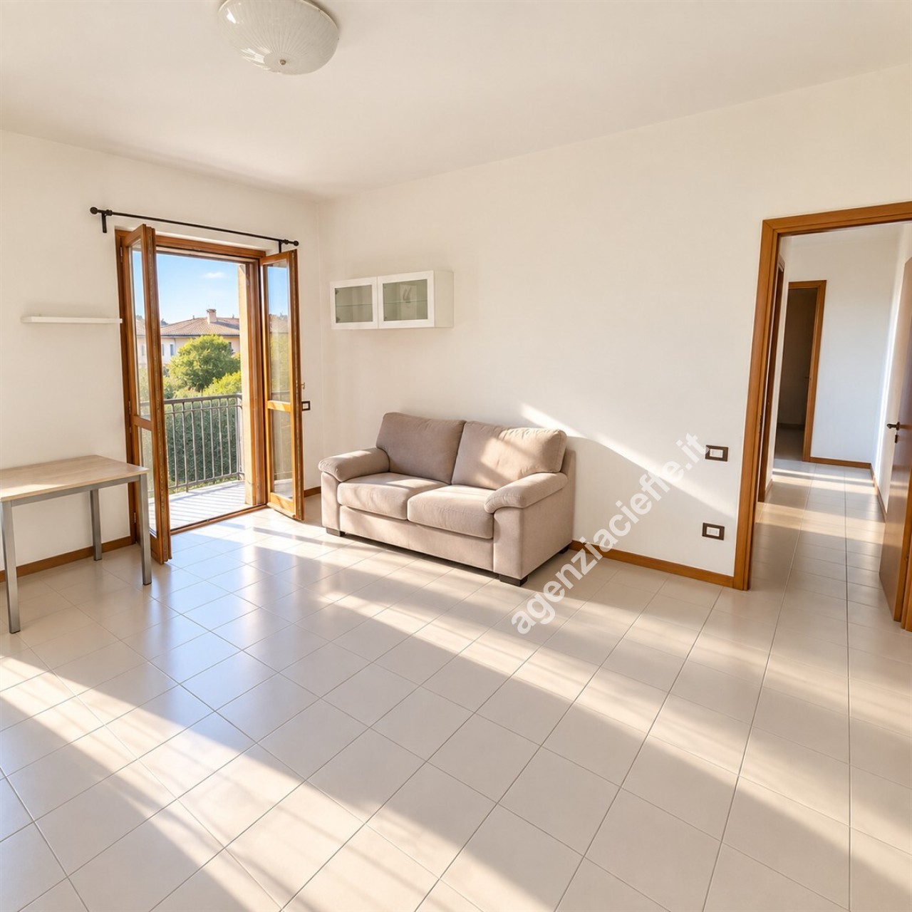 Casa indipendente con terrazzo a Massa