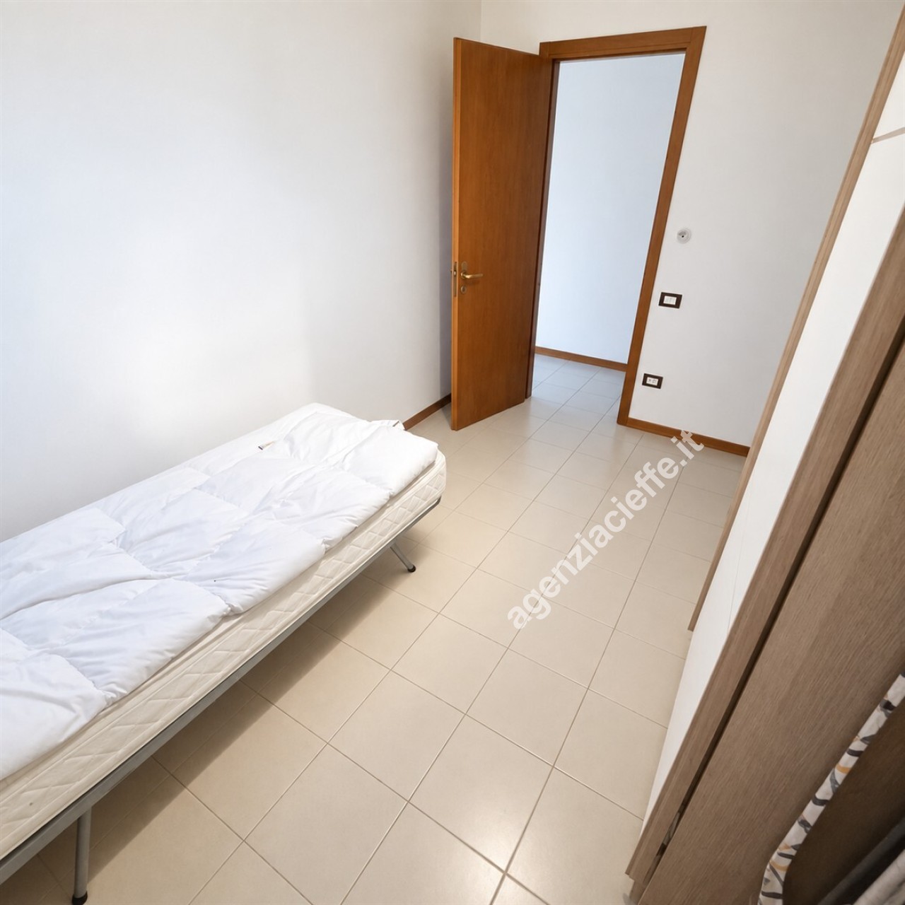 Casa indipendente con terrazzo a Massa