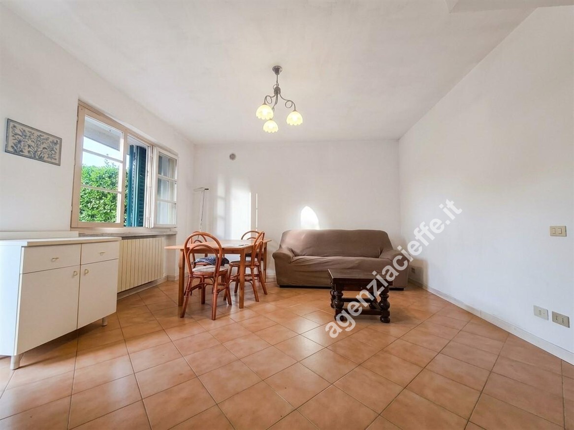 Villa con giardino a Massa