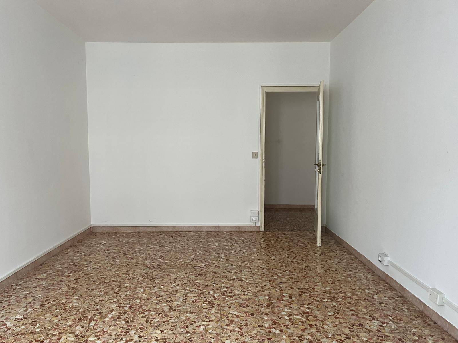 Appartamento in vendita a Trofarello, Centro