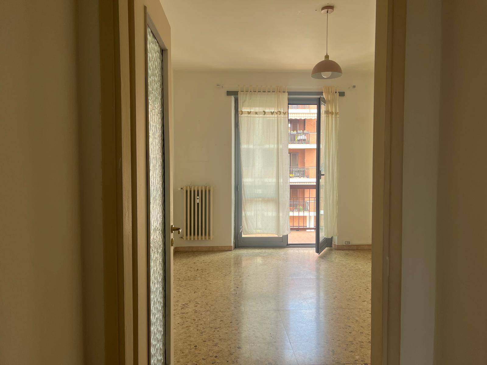 Appartamento in vendita a Trofarello, Centro