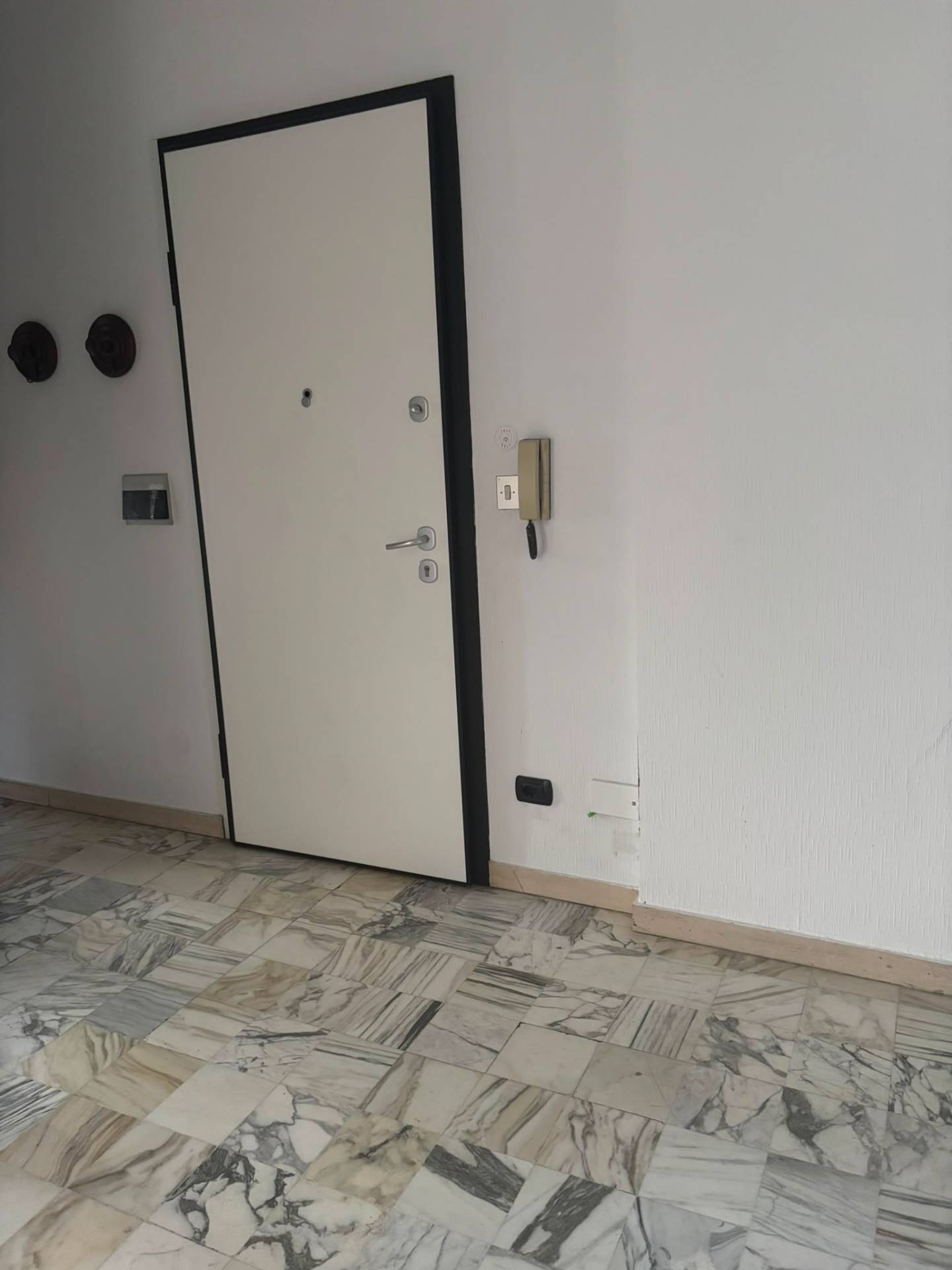 Appartamento in affitto a Santena, Semicentro