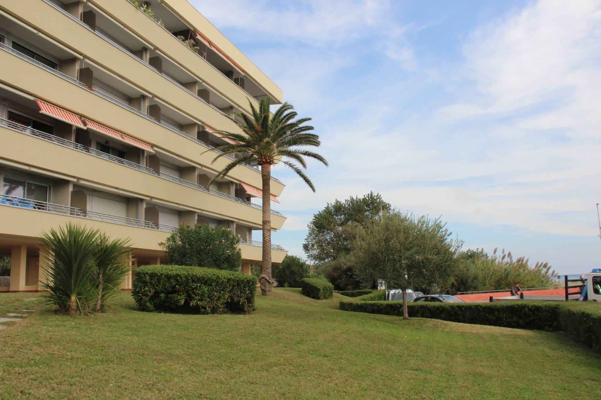 Appartamento in vendita a Ventimiglia, Fronte Mare