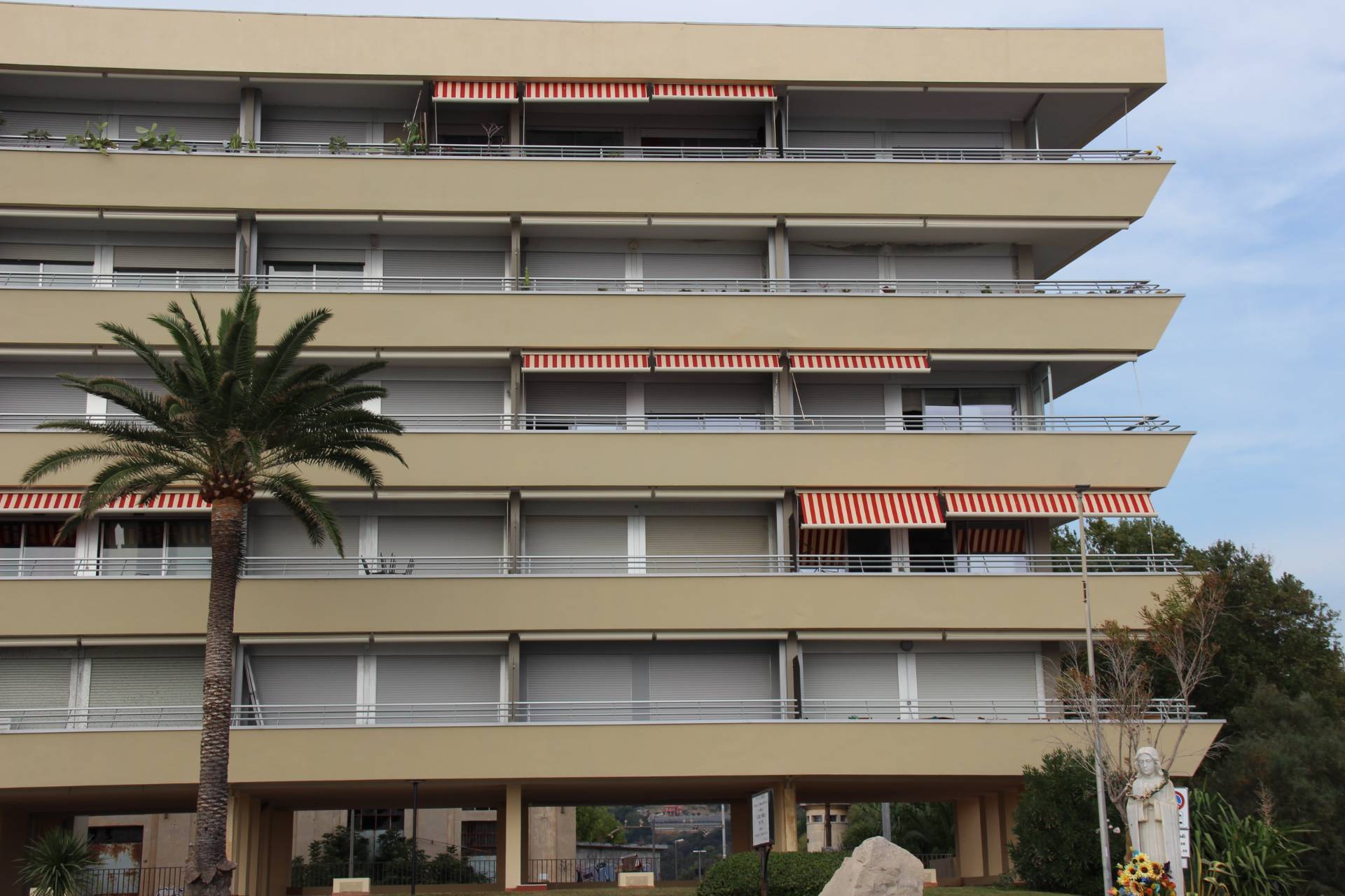 Appartamento in vendita a Ventimiglia, Fronte Mare