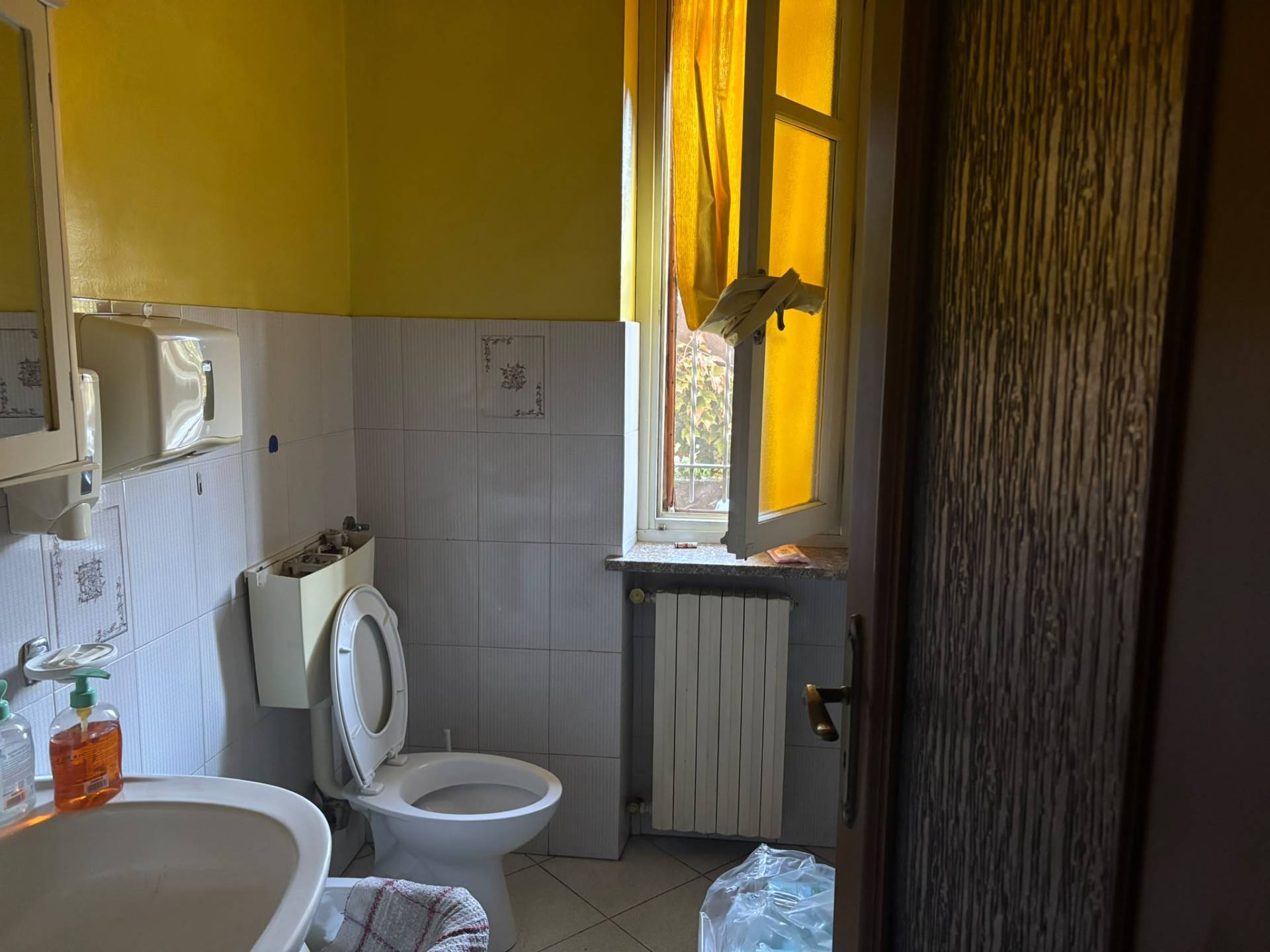Locale commerciale in affitto a Villastellone, Villastellone