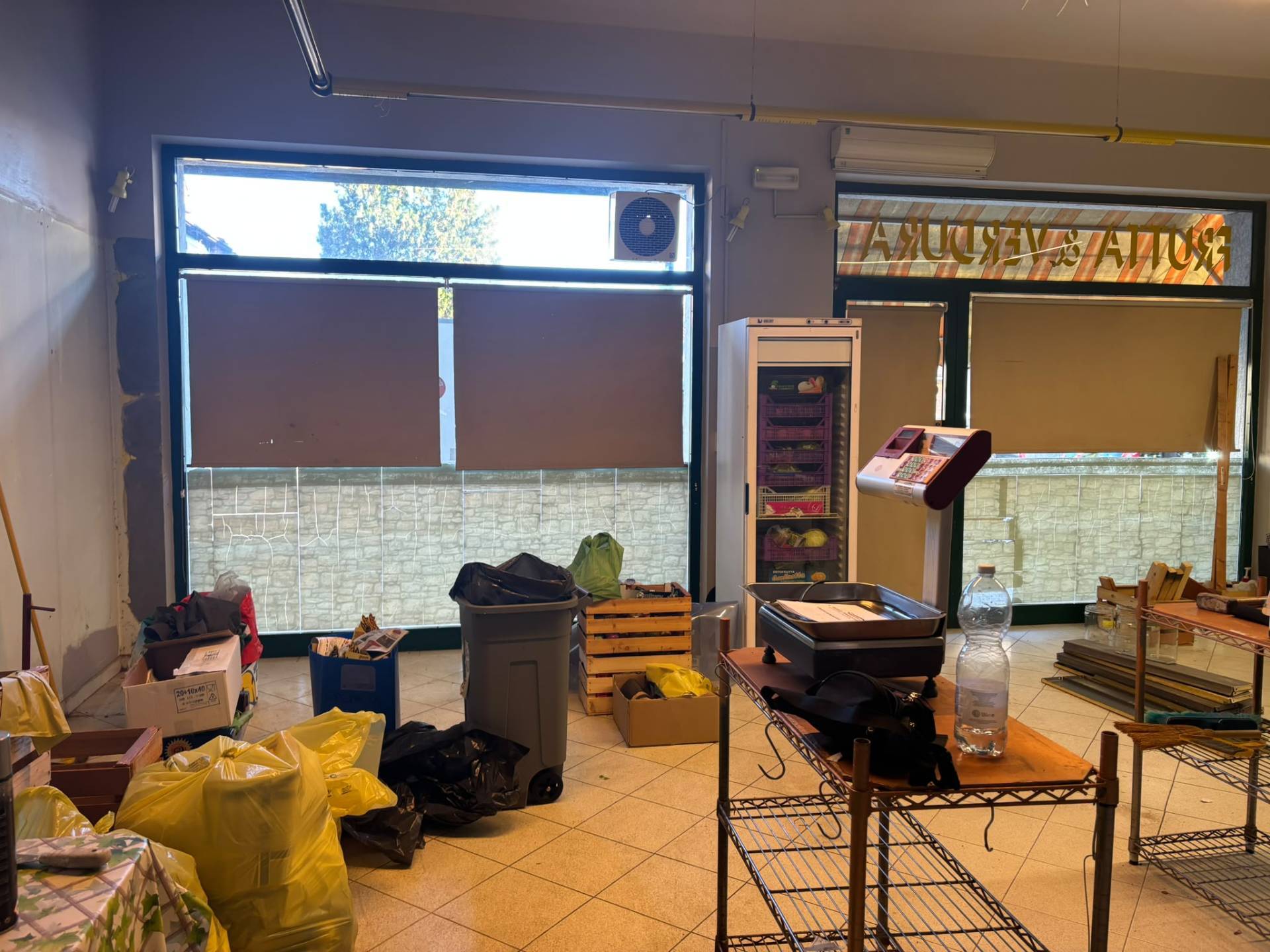 Locale commerciale in affitto a Villastellone, Villastellone