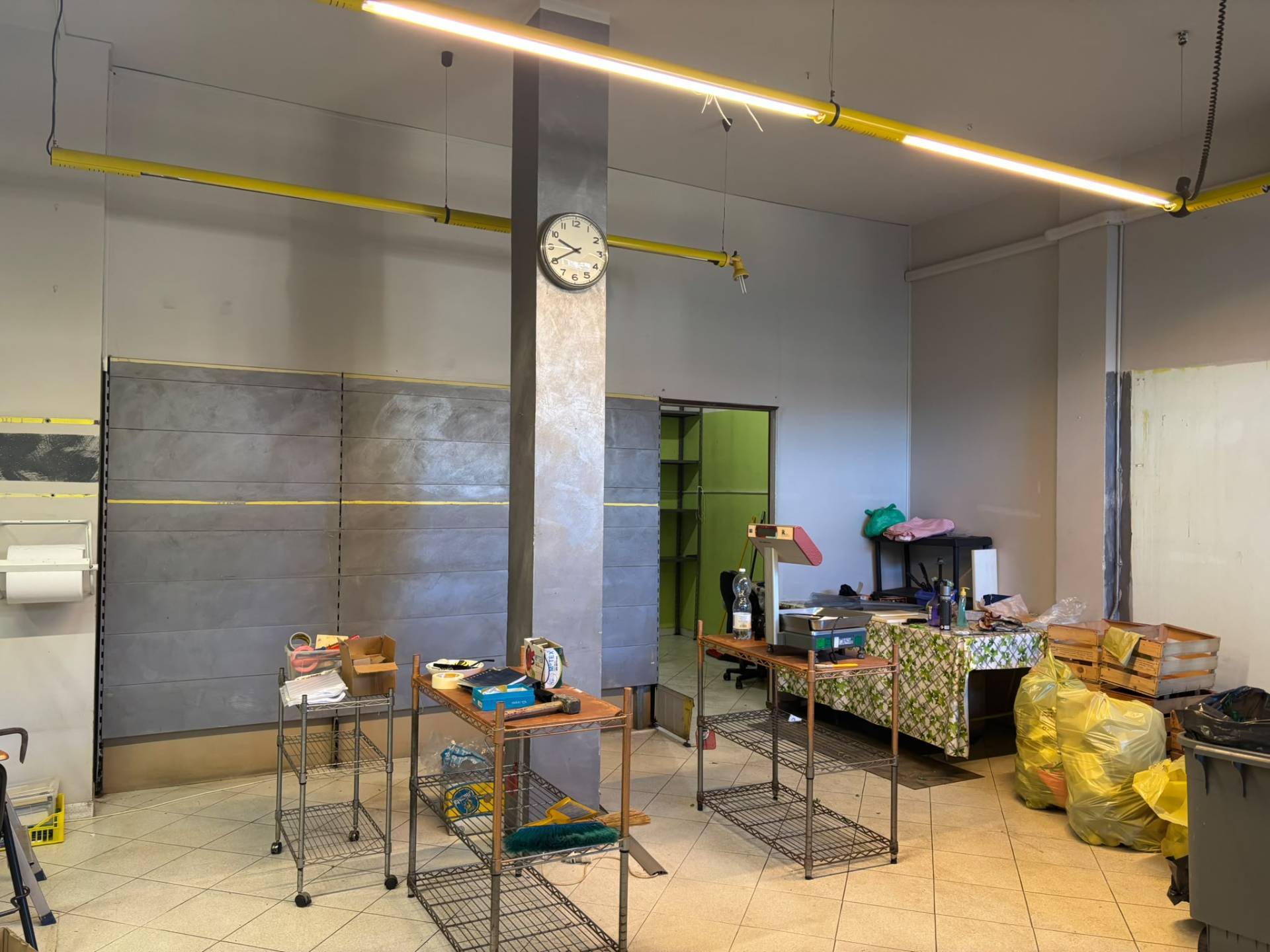 Locale commerciale in affitto a Villastellone, Villastellone