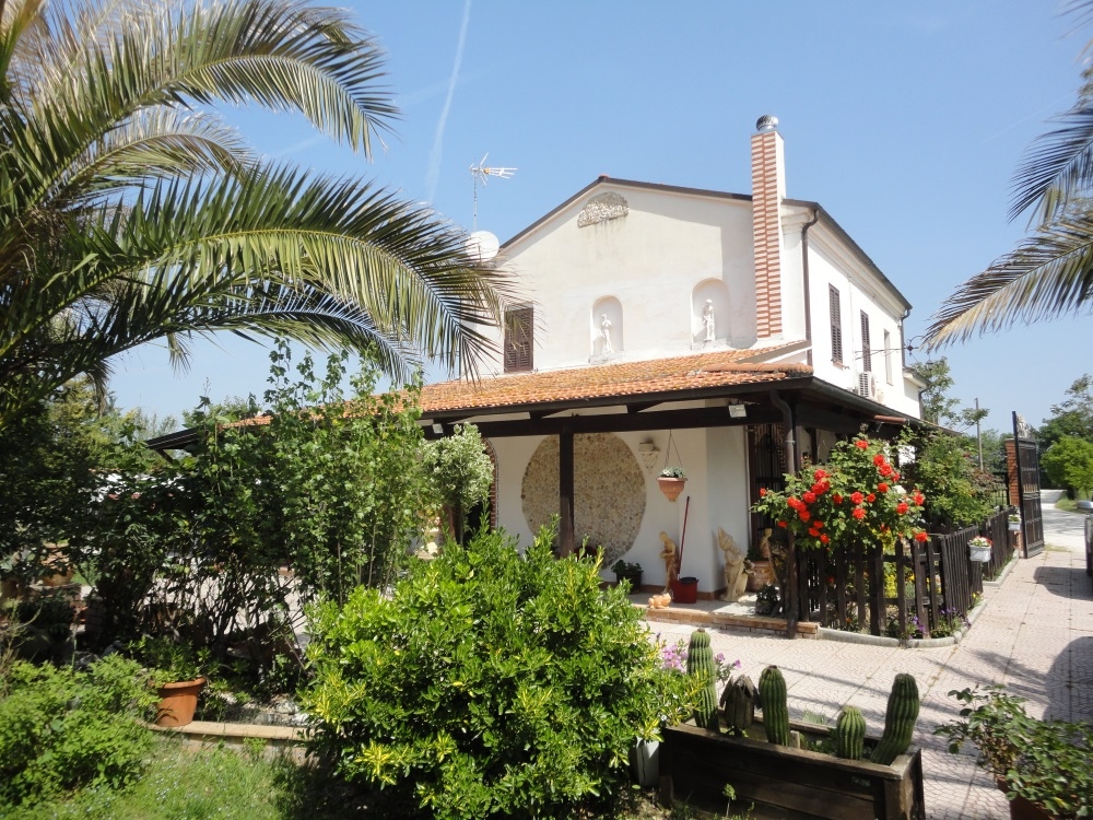 Villa in vendita a Jesi