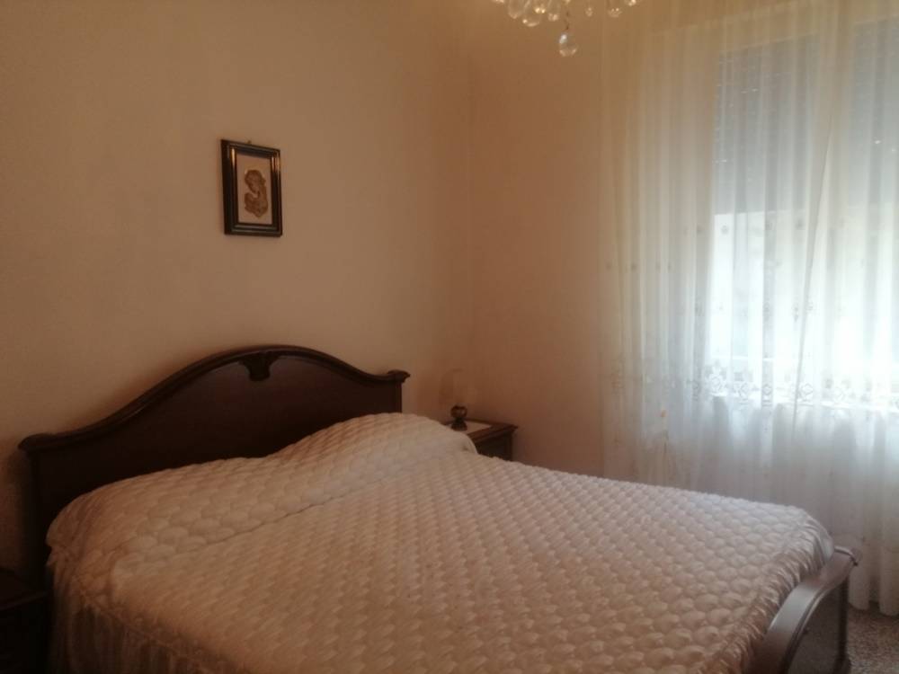 Appartamento / casa in citta\' della provincia in vendita a Montecarotto