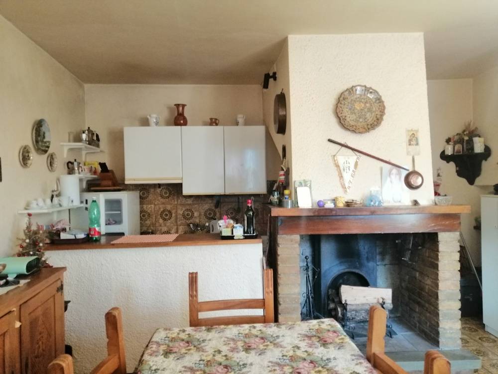 Casa nei borghi e castelli in vendita a Frontone, Castello