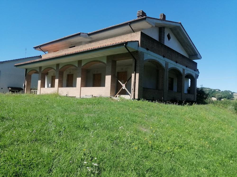 villa singola in vendita a Frontone