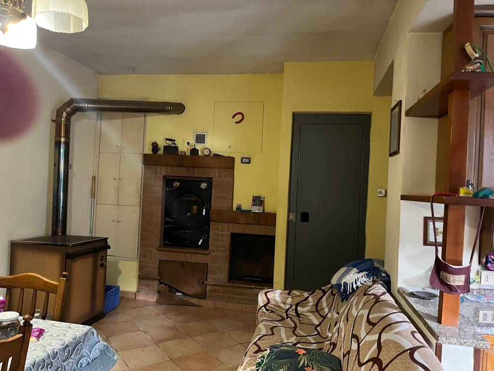 Casa nei borghi e castelli in vendita a Genga
