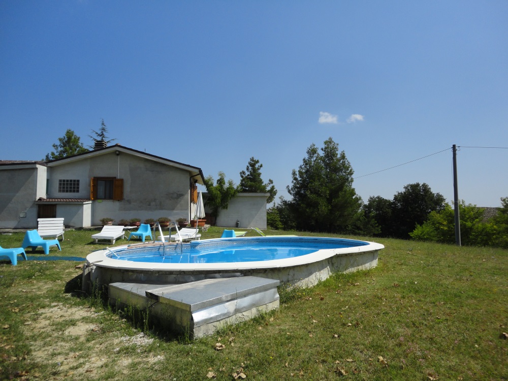 Casa ristrutturata (in campagna) in vendita a Poggio San Marcello