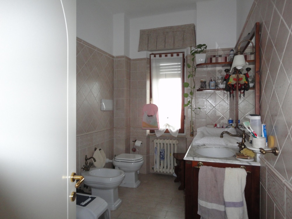 Appartamento / casa in citta\' della provincia in vendita a Falconara Marittima