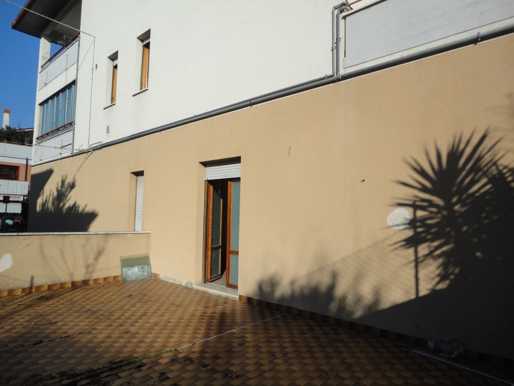 Locale commerciale in vendita a Castelbellino