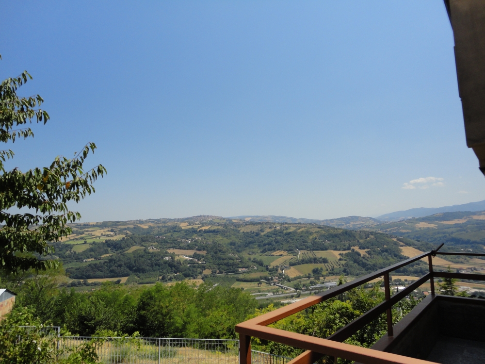 Appartamento / casa in citta\' della provincia in vendita a Rosora