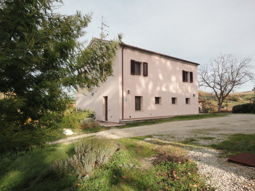 Villa in campagna in vendita a Castelplanio