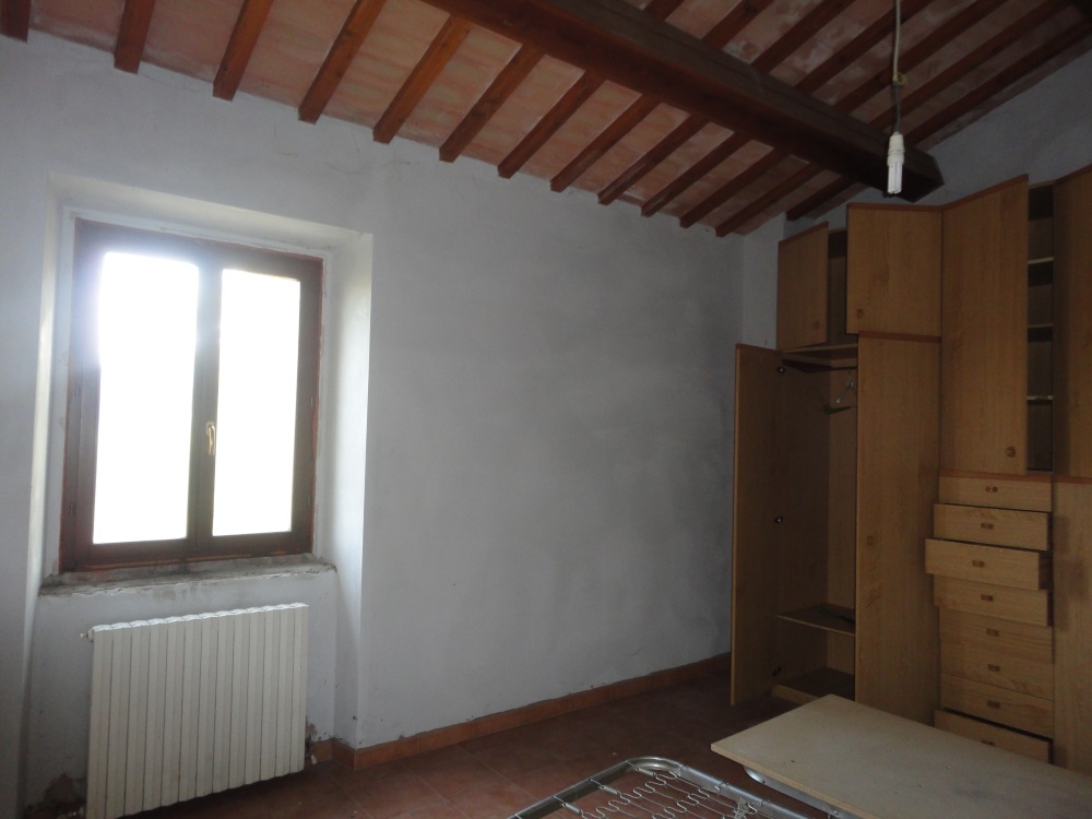 Casa in pietra con terreno in vendita a Apiro
