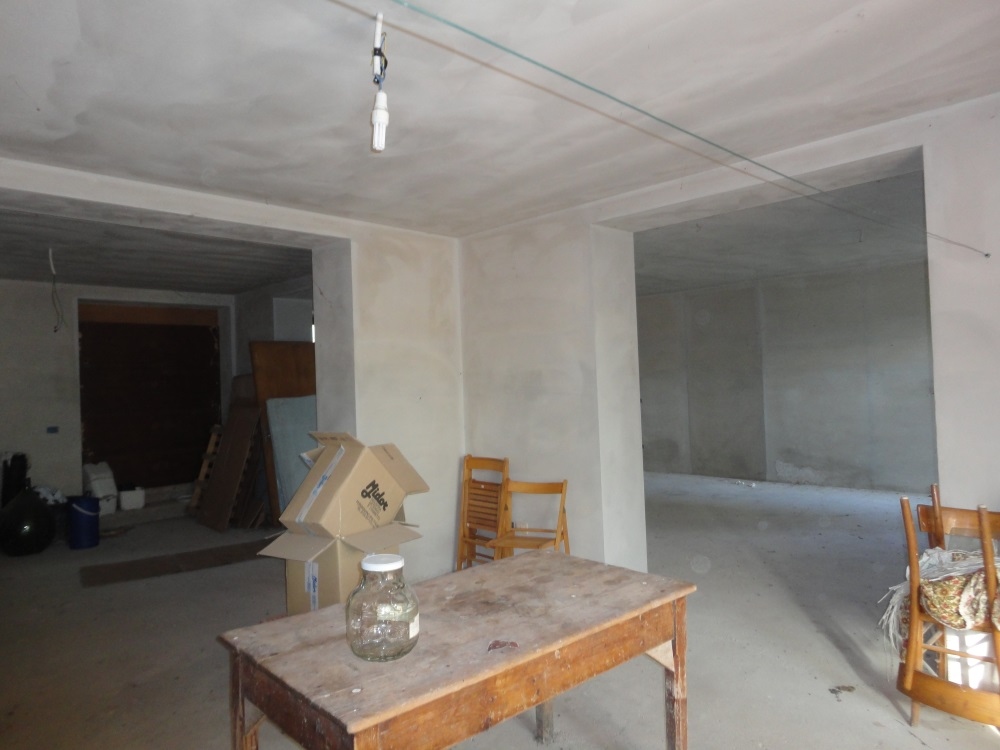 Casa in pietra con terreno in vendita a Apiro