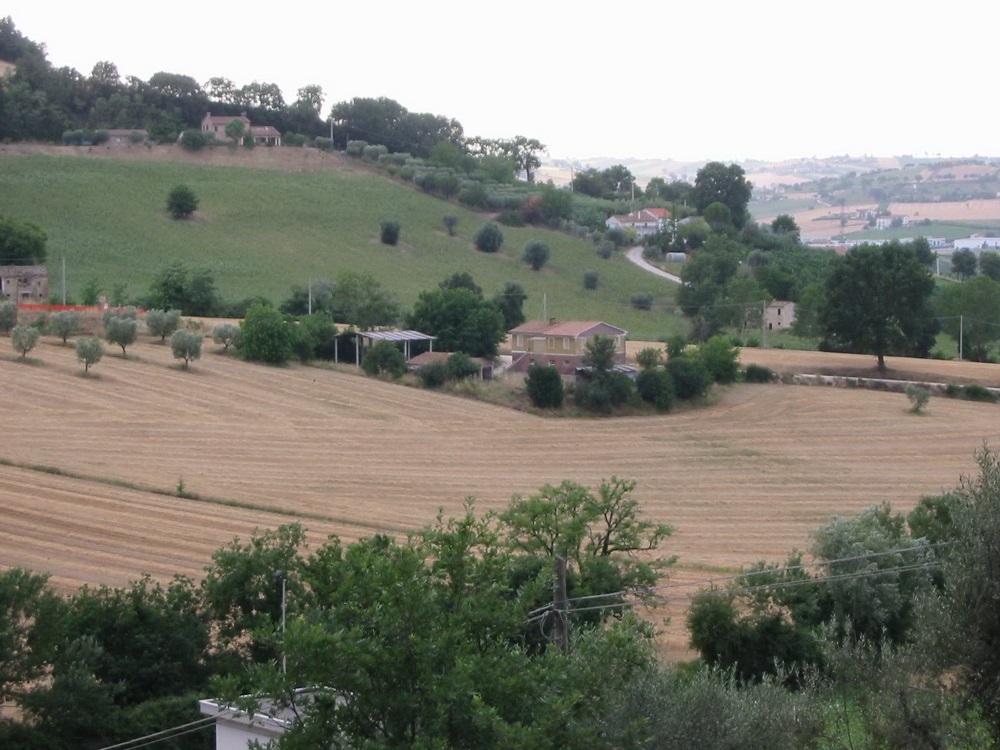 Casa da ristrutturare (in campagna) in vendita a Montelupone, San Firmano