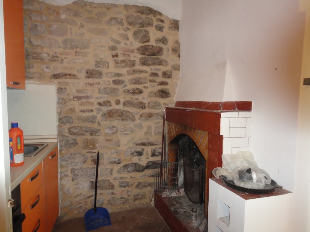 Casa nei borghi e castelli in vendita a Monte Roberto