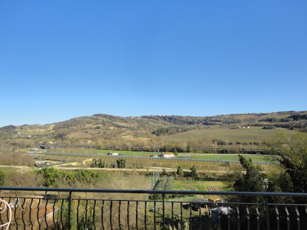 Appartamento / casa in citta\' della provincia in vendita a Castelplanio